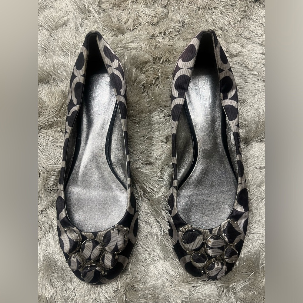 Coach flats